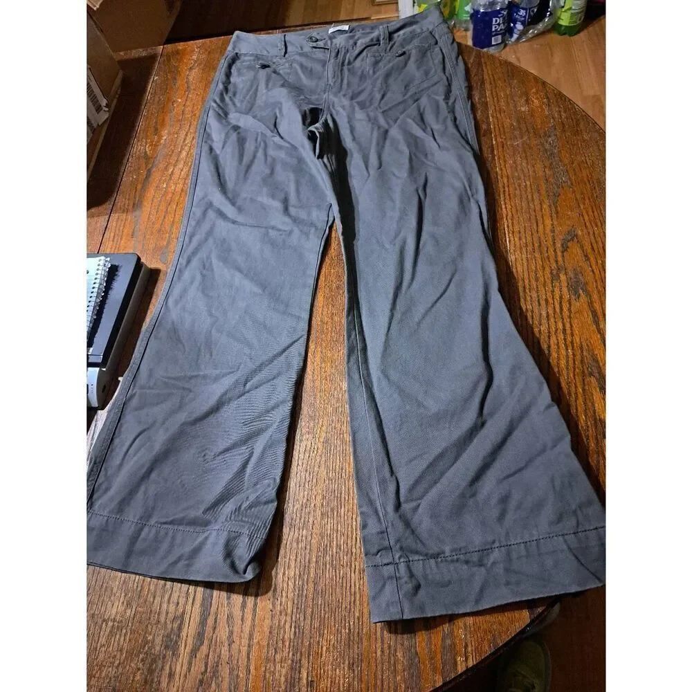 Size 10 GH Bass Grey Cotton Pants with Pockets and Belt Loops